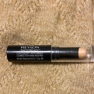 Revlon Photoready Concealer in #004 medium
